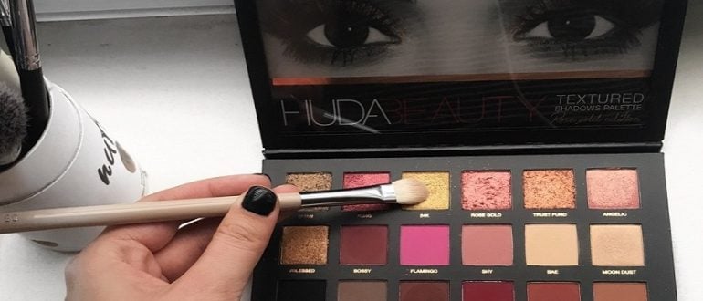 ПАЛЕТКА ТЕНЕЙ HUDA BEAUTY – ЗАЛОГ ИДЕАЛЬНОГО МЕЙКАПА